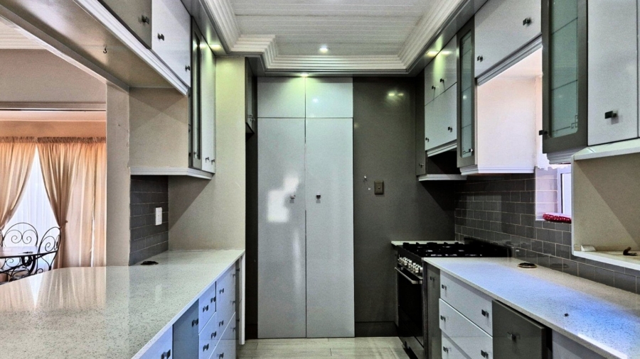 3 Bedroom Property for Sale in Hartenbos Central Western Cape